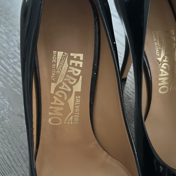 Salvadore ferragamo heels - Picture 3 of 8